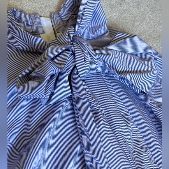 Banana Republic front tie long sleeve shirt - Picture 2 of 5